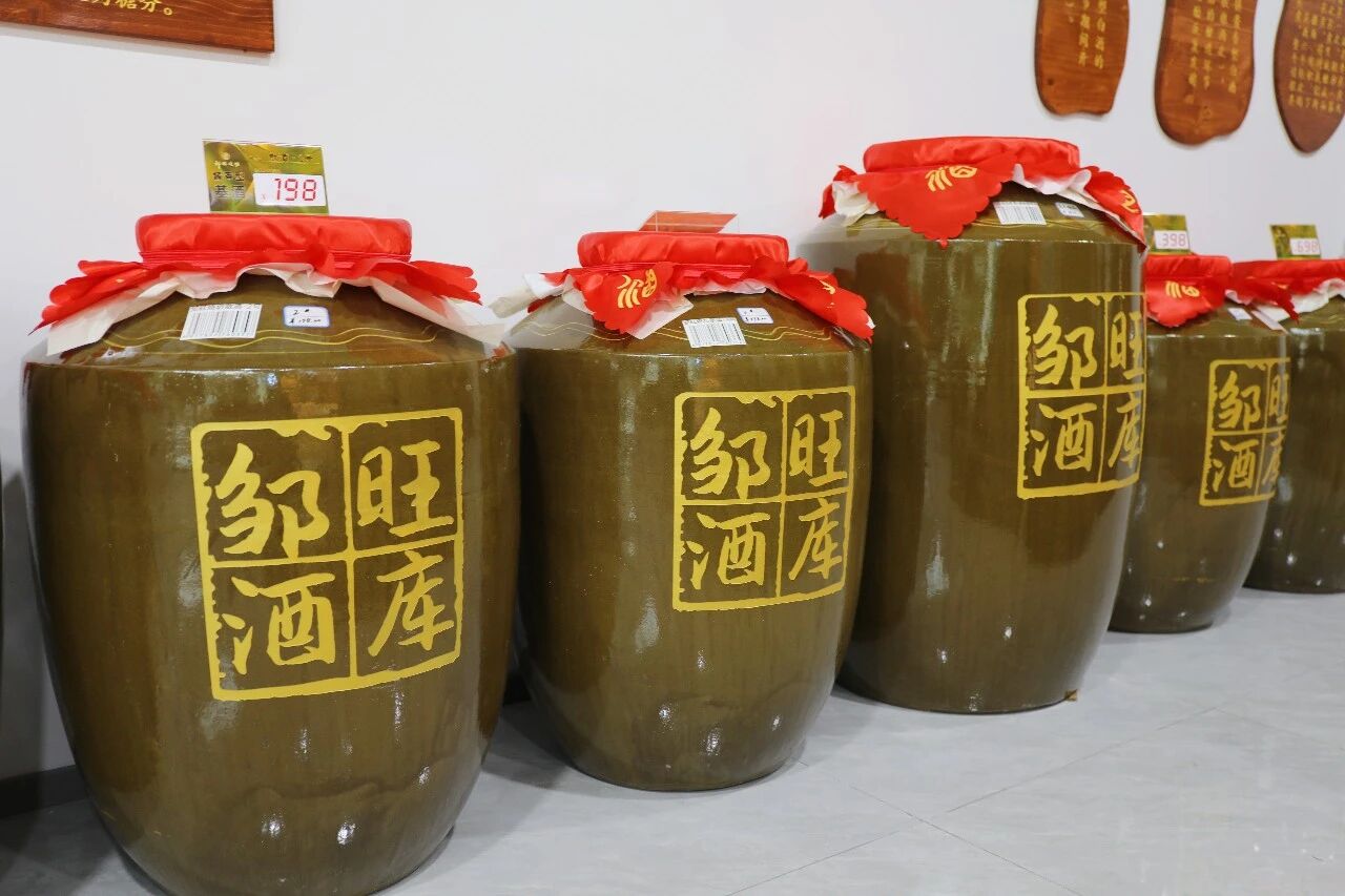 8395d6d3fd36c44f79ae27cb6cf6638f